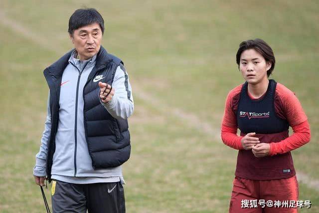 本赛季申京组织能力提升了 但是中远投能力仍需提高